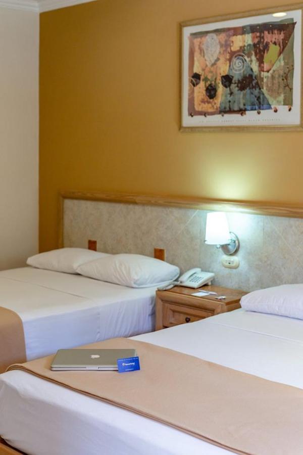 Tecnohotel Itzaes Мерида Экстерьер фото